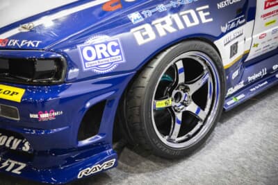 日産 スカイライン：グラムライツ 57CR リミテッドを装着