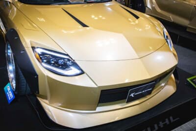 KUHL 34ZR-GTWR SPEC-D WIDEBODY：フロントはオーバーフェンダーに似合うチンスポイラー形状となっている