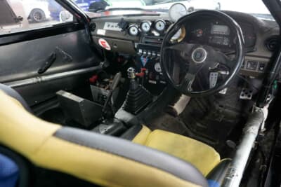 マツダ サバンナRX-7 デイトナ24時間レース仕様車：ダッシュボードは純正のまま残されている