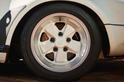 28万ドル（邦貨換算約4360万円）で落札されたポルシェ「911スピードスター ターボルック」（C）Courtesy of RM Sotheby's
