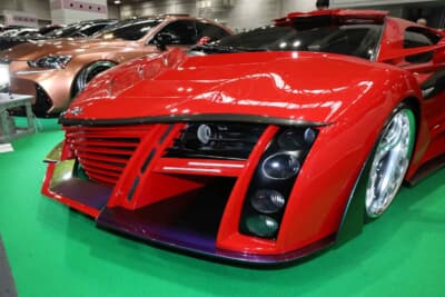 ビースト：ベース車の面影をまったく感じさせない新たなアグレッシブスーパーカーとして魅せる