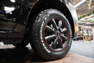 「ニーズボックス」がプロデュースした日産クリッパー：ホイールはKYOHO PRX10X