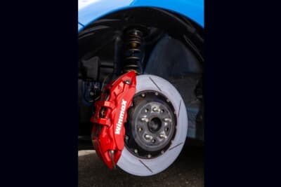 WinmaX WC-1001FRのフロントキャリパー