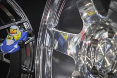 TE37GC AST CRYSTAL BUFF（クリスタルバフ仕上げ）の映り込みに注目