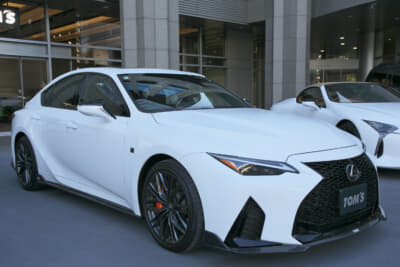TOM'Sが仕立てたコンプリートカーのレクサス IS500