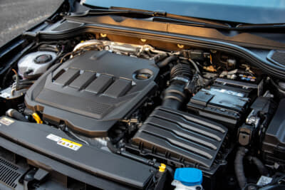 フォルクスワーゲン ゴルフ ヴァリアント TDI Rライン：2.0Lの直4ディーゼルターボエンジンは最高出力150ps、最大トルク360Nm