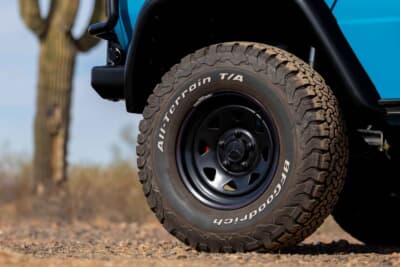 11万2000ドル（邦貨換算約1747万円）で落札されたメルセデス・ベンツ「250GD ウルフ」（C）Bonhams