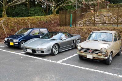 見学者用の一般駐車場も見所満載。テンロクではないものの、ホンダの幅広い車種ラインアップを感じる並び