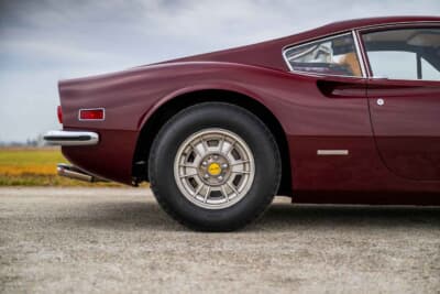 37万9000ドル（邦貨換算約5770万円）で落札されたディーノ「246GT」（C）Courtesy of RM Sotheby's