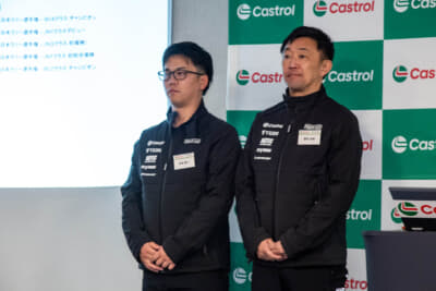 ドライバーの鎌田卓麻選手（右）と、コ・ドライバーの松本優一選手（左）