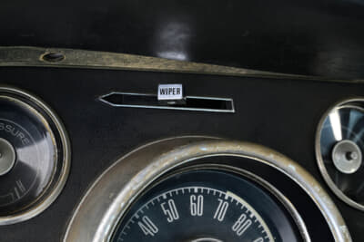 1968年式 フォード 初代 マスタング：メーター上部にワイパーの操作スイッチが配置