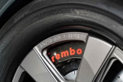 97万5000ドル(邦貨換算約1億5208万円)で現在も販売中のポルシェ「911リマスタード バイ ギュンター ヴェルクス」(C)Courtesy of RM Sotheby's