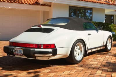 28万ドル（邦貨換算約4360万円）で落札されたポルシェ「911スピードスター ターボルック」（C）Courtesy of RM Sotheby's