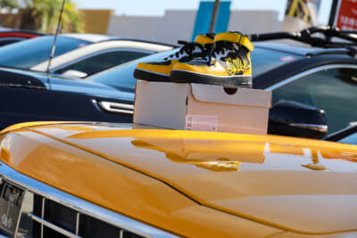 お気に入りのスニーカーに合わせた光岡 バディ