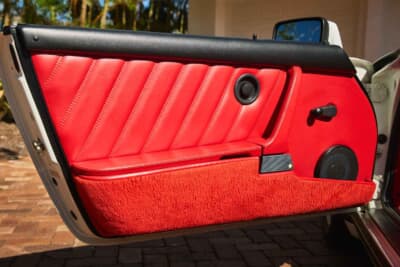 28万ドル（邦貨換算約4360万円）で落札されたポルシェ「911スピードスター ターボルック」（C）Courtesy of RM Sotheby's