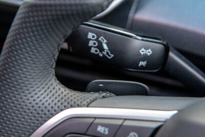 フォルクスワーゲン ゴルフ ヴァリアント TDI Rライン：パドルシフトも備える
