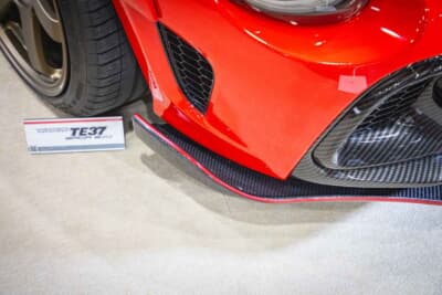 アバルト 595：マッキナ製のボディスタイリングキットが一式取り付けられている