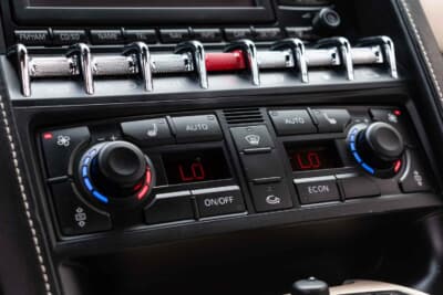 15万～18万ドル（邦貨換算約2340～2808万円）で現在も販売中のランボルギーニ「ガヤルドLP560-4」C）Bonhams