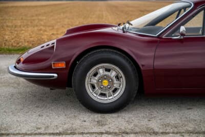 37万9000ドル（邦貨換算約5770万円）で落札されたディーノ「246GT」（C）Courtesy of RM Sotheby's