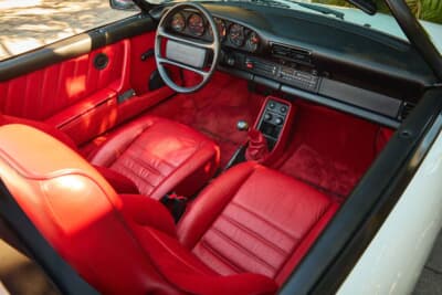 28万ドル（邦貨換算約4360万円）で落札されたポルシェ「911スピードスター ターボルック」（C）Courtesy of RM Sotheby's