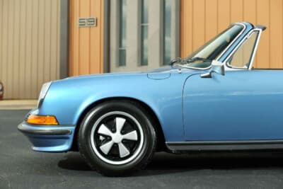 18万～20万ドル（邦貨換算約2808万～3120万円）で現在も販売中のポルシェ「911T タルガ」（C）Bonhams