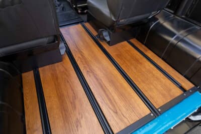 11万2000ドル（邦貨換算約1747万円）で落札されたメルセデス・ベンツ「250GD ウルフ」（C）Bonhams