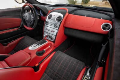 「71万5000ドル（邦貨換算約1億1153万円）で落札されたメルセデス・ベンツ「SLRマクラーレン・エディション」（C）Bonhams」