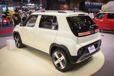 ヒョンデ インスター：コンパクトで運転しやすいジャストサイズのボディと航続距離の長さが魅力的だ