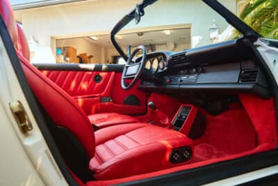 28万ドル（邦貨換算約4360万円）で落札されたポルシェ「911スピードスター ターボルック」（C）Courtesy of RM Sotheby's