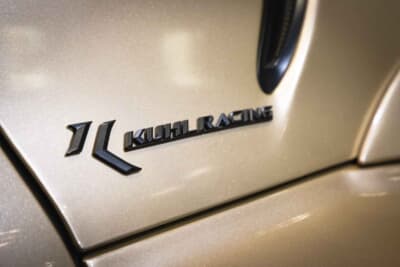 GR SUPRA 90R-GTWR SPEC-D WIDEBODY：フロントカウルにはKUHL RACINGのエンブレムを装着