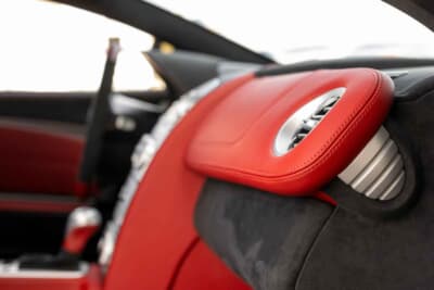 「71万5000ドル（邦貨換算約1億1153万円）で落札されたメルセデス・ベンツ「SLRマクラーレン・エディション」（C）Bonhams」