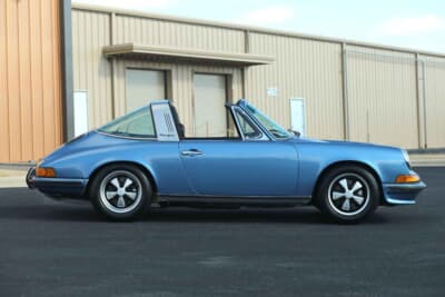 18万～20万ドル（邦貨換算約2808万～3120万円）で現在も販売中のポルシェ「911T タルガ」（C）Bonhams