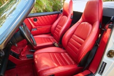 28万ドル（邦貨換算約4360万円）で落札されたポルシェ「911スピードスター ターボルック」（C）Courtesy of RM Sotheby's