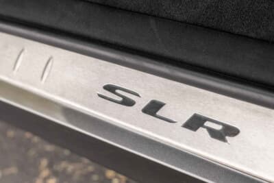 「71万5000ドル（邦貨換算約1億1153万円）で落札されたメルセデス・ベンツ「SLRマクラーレン・エディション」（C）Bonhams」