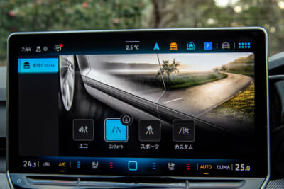 フォルクスワーゲン ゴルフ ヴァリアント TDI Rライン：ドライビングプロファイル機能で走行モードを切り替えられる