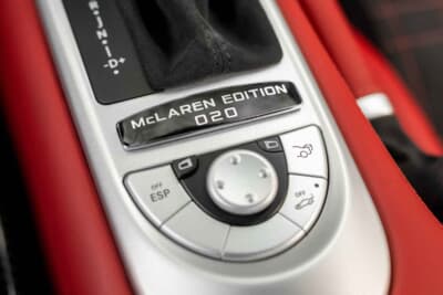 「71万5000ドル（邦貨換算約1億1153万円）で落札されたメルセデス・ベンツ「SLRマクラーレン・エディション」（C）Bonhams」