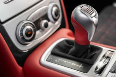 「71万5000ドル（邦貨換算約1億1153万円）で落札されたメルセデス・ベンツ「SLRマクラーレン・エディション」（C）Bonhams」