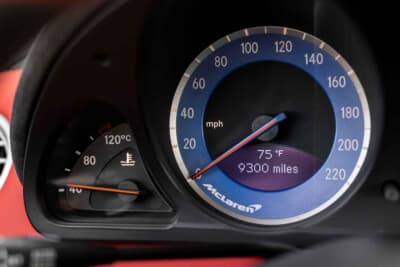 「71万5000ドル（邦貨換算約1億1153万円）で落札されたメルセデス・ベンツ「SLRマクラーレン・エディション」（C）Bonhams」