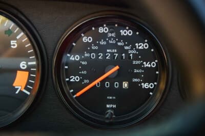 28万ドル（邦貨換算約4360万円）で落札されたポルシェ「911スピードスター ターボルック」（C）Courtesy of RM Sotheby's