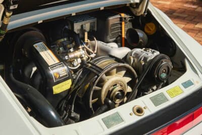 28万ドル（邦貨換算約4360万円）で落札されたポルシェ「911スピードスター ターボルック」（C）Courtesy of RM Sotheby's