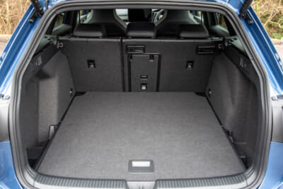 フォルクスワーゲン ゴルフ ヴァリアント TDI Rライン：ラゲッジ容量は611L