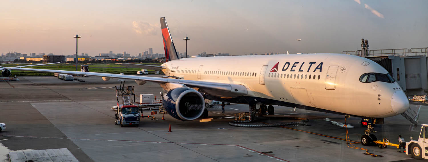 「デルタ・プレミアムセレクト」での空旅はおいしくて快適！ アメリカの旅はアメリカの航空会社が超便利で時間を有効活用できます【ミシシッピ川ブルース旅_02】