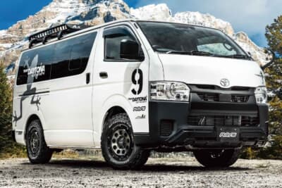 チームデイトナ D9を装着したトヨタ ハイエース