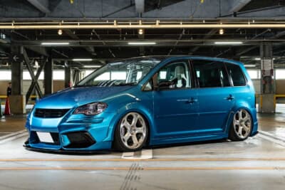 アトランティスブルーにオールペンしたVW ゴルフ トゥーラン