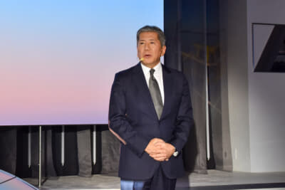 記者発表会に登壇したビー・エム・ダブリュー株式会社(BMWジャパン)の長谷川正敏社長