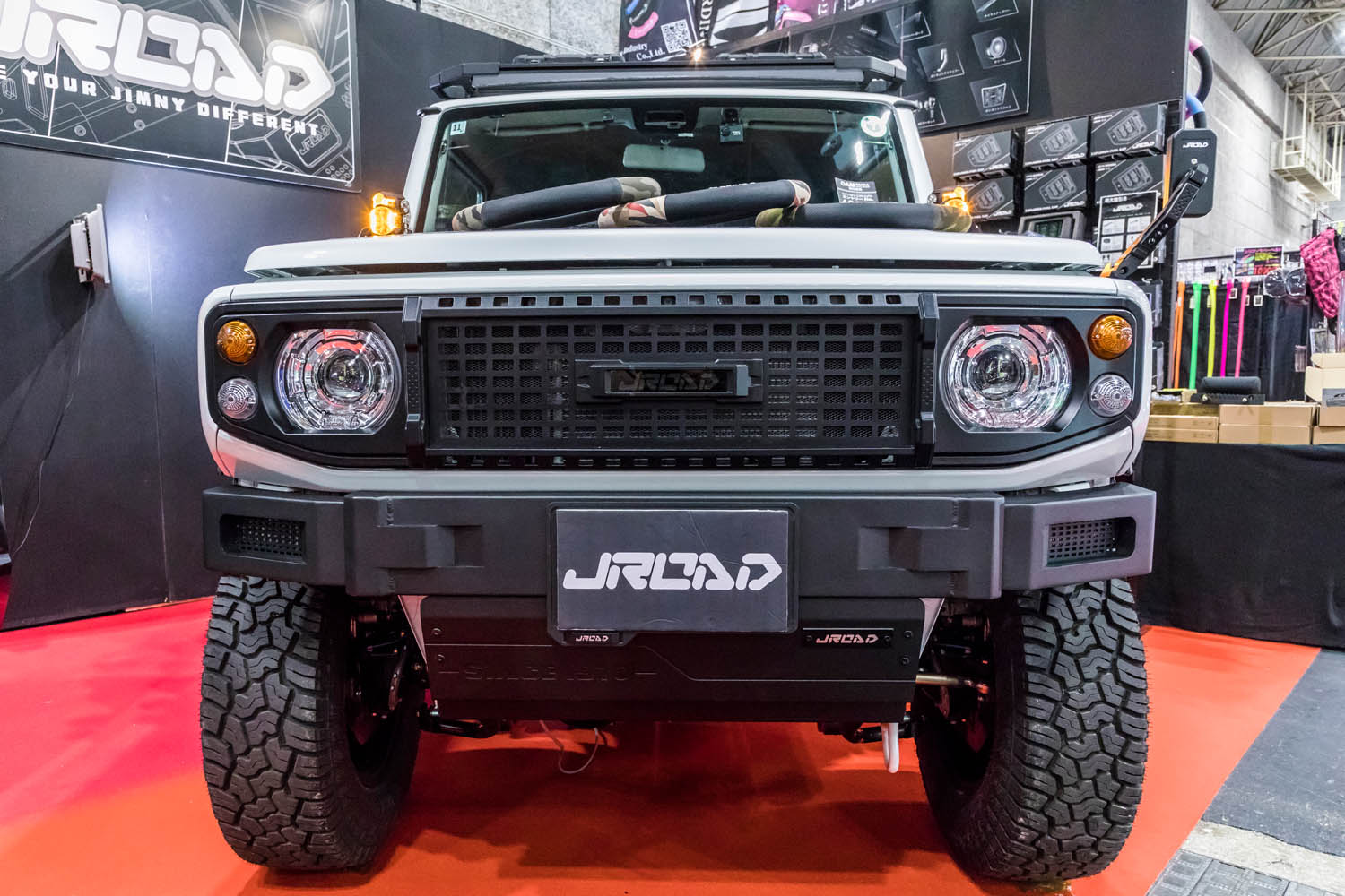 ジムニーの新車外しのバンパー