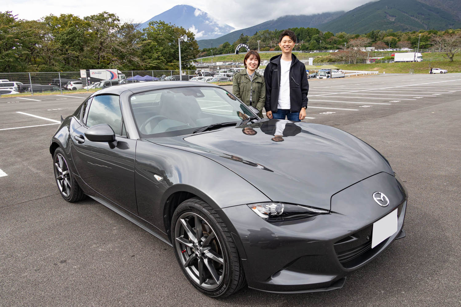 夫婦ふたりで共用するマツダ「ロードスターRF」で北海道旅行も！ 1年1 