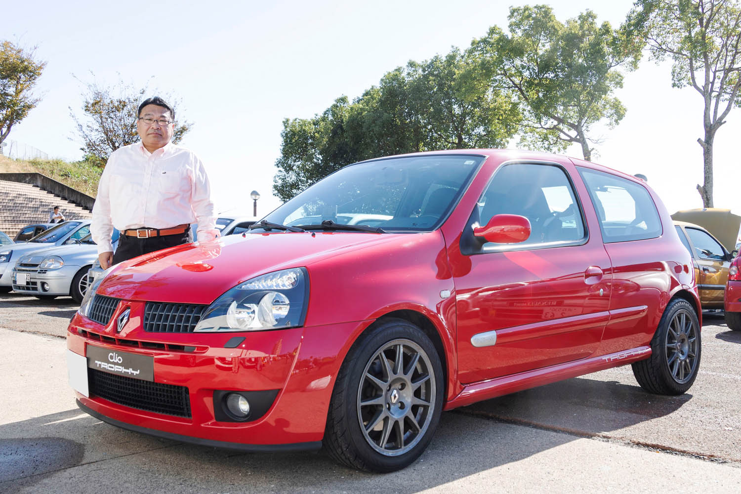 日本にわずか4台のルノー「クリオRS 182トロフィー」を2台 日本にわずか4台のルノー「クリオRS 182トロフィー」を2台