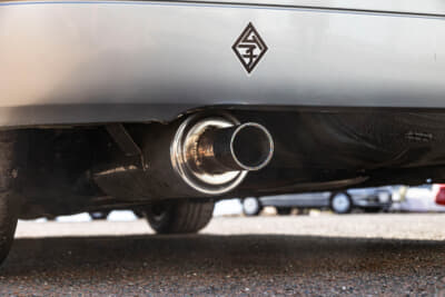 ルノー ルーテシアRS:排気系はφ60mmのワンオフマフラーを装着