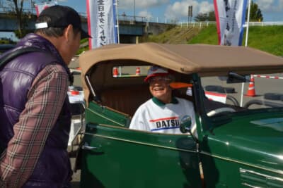 ダットサン フェートン：会場内ではエンジン始動を行なった